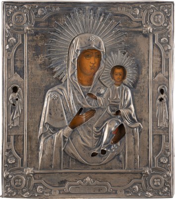 Auktion 138<br>IKONE MIT DER GOTTESMUTTER VON SMOLENSK (SMOLENSKAJA) MIT SILBER-OKLAD