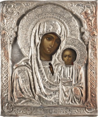 Auktion 138<br>IKONE MIT DER GOTTESMUTTER VON KASAN (KASANSKAJA) MIT OKLAD