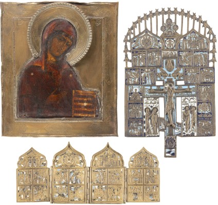 Auction 138<br>IKONE MIT DER GOTTESMUTTER AUS EINER DEESIS MIT RIZA, TETRAPTYCHON UND HAUSKREUZ