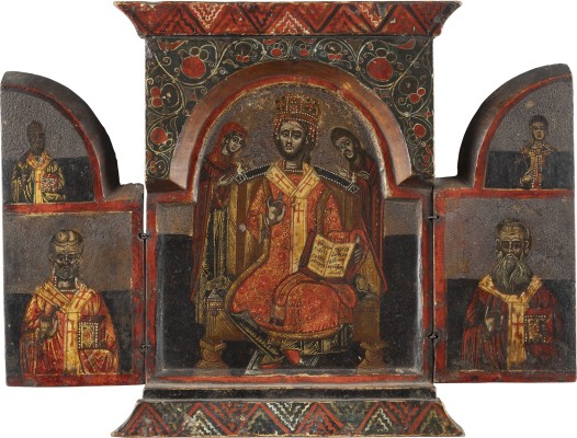 Auction 138<br>TRIPTYCHON MIT DEM THRONENDEN CHRISTUS FLANKIERT VON DER GOTTESMUTTER, DEM HEILIGEN JOHANNES UND HEILIGEN