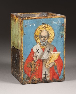 Auktion 138<br>SELTENER OPFERSTOCK MIT DEN APOSTELN PETRUS UND PAULUS UND DEM HEILIGEN NIKOLAUS VON MYRA