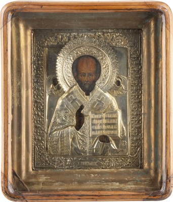 Auction 138<br>IKONE MIT DEM HEILIGEN NIKOLAUS VON MYRA MIT OKLAD IM KIOT