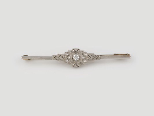 Auction 136<br>BROSCHE