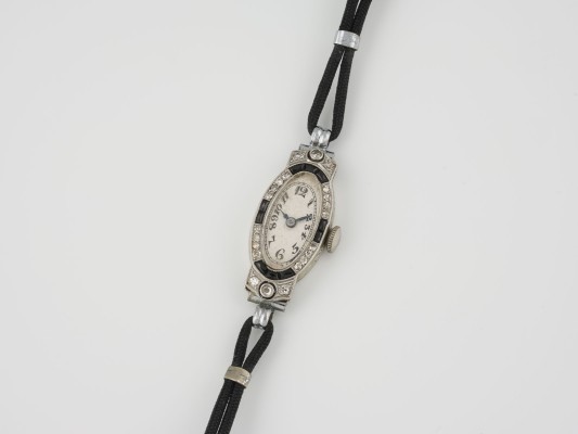 Auction 136<br>ARMBANDUHR