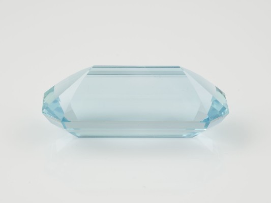 Auktion <br>UNGEFASSTER AQUAMARIN
