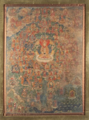 Auktion 139<br>EIN THANGKA MIT DER DARSTELLUNG VON TSONGKHAPA UND SEINER LINIE
