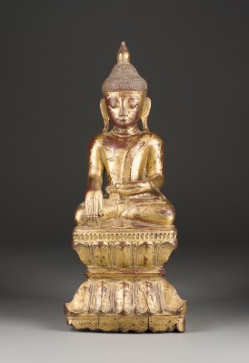 Bild EINE LACKIERTE SITZENDE FIGUR VON BUDDHA AUS HOLZ