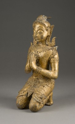 Bild EINE VERGOLDETE SITZENDE BUDDHA-FIGUR AUS BRONZE