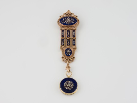 Auktion 141<br>HISTORISCHE TASCHUHR MIT CHATELAINE