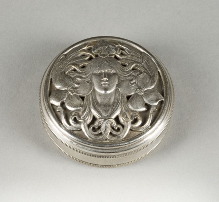 Auktion 141<br>RUNDE JUGENDSTIL-DECKELDOSE