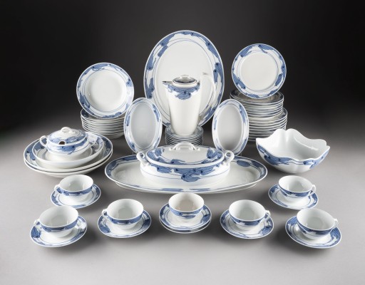 Auction 141<br>UMFANGREICHES JUGENDSTIL-SERVICE 'ARNIKAMUSTER'