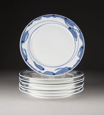 Auction 141<br>SIEBEN SPEISETELLER 'ARNIKAMUSTER'