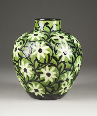 Auktion 141<br>BAUCHIGE VASE MIT STERNBLUMEN