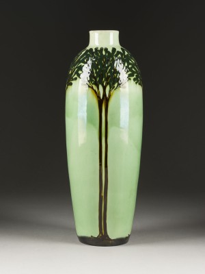 Auction 141<br>GROSSE VASE MIT BÄUMCHEN