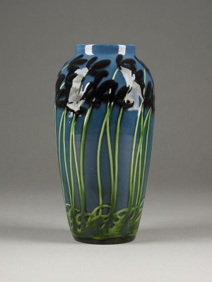 Auction 141<br>KLEINE VASE MIT TULPEN
