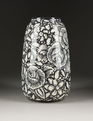 Auktion 141<br>GROSSE VASE 'ROSEN'