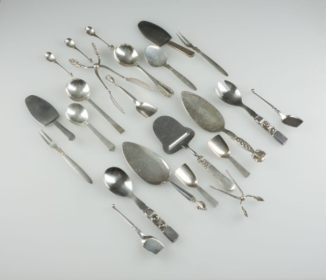 Auktion 141<br>23 BESTECKTEILE GEORG JENSEN