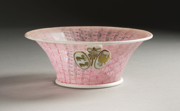 Auction 141<br>SCHALE 'ZANFIRICO' MIT WAPPEN