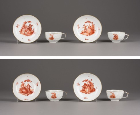 Auktion 141<br>VIER FRÜHE TASSEN MIT UNTERTASSEN MIT WATTEAU-SZENEN