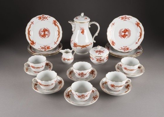 Auktion 141<br>21-TEILIGES KAFFEESERVICE 'ROTER HOFDRACHE'
