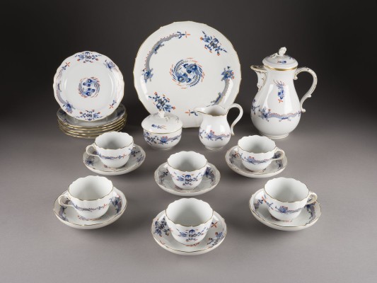 Auction 141<br>22-TEILIGES KAFFEESERVICE 'BLAUER HOFDRACHE'