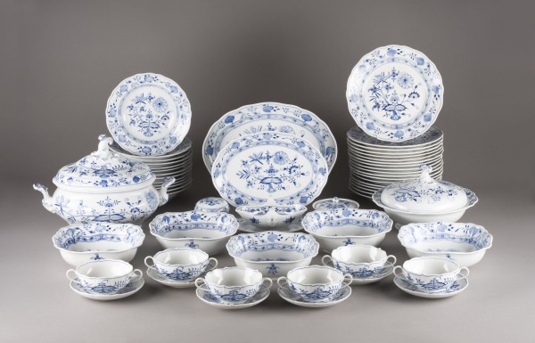 Auction 141<br>86-TEILIGES SPESIESERVICE 'ZWIEBELMUSTER'