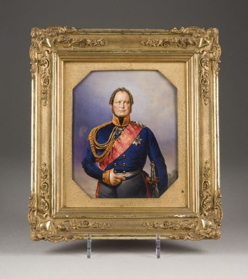 Auction 141<br>PORZELLANBILDPLATTE MIT PORTRÄT DES KAISERS FRIEDRICH WILHELM IV.