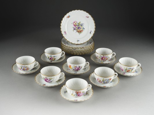 Picture ACHT KAFFEEGEDECKE MIT BLUMENMALEREI