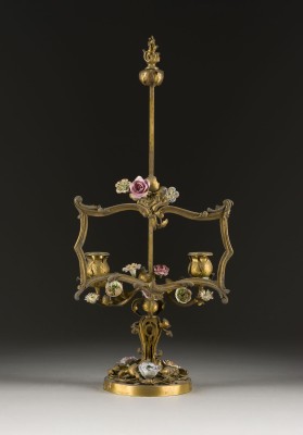 Auktion 141<br>LITHOPHANIE-STÄNDER MIT KERZENHALTER