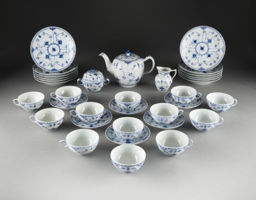 Auction 141<br>34-TEILIGES TEESERVICE 'MUSSELMALET - HALBSPITZE'