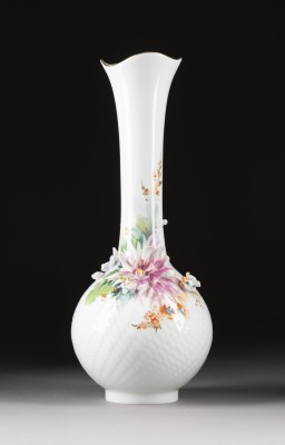 Auction 141<br>KUGELIGE VASE