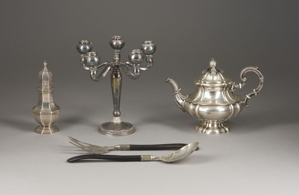 Auction 141<br>FÜNF-TEILIGES KONVOLUT SILBEROBJEKTE