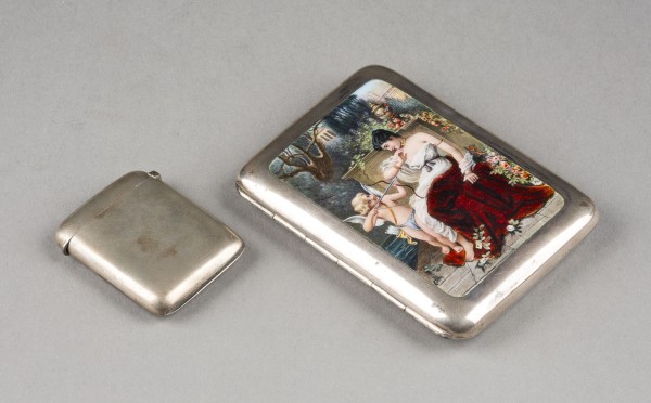 Auction 141<br>ZIGARETTENETUI UND STREICHHOLZDOSE MIT MYTHOLOGISCHER SZENERIE