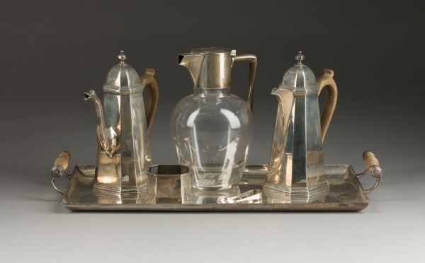 Auction 141<br>FÜNF-TEILIGES KAFFEE-/TEEKERNSTÜCK MIT WASSERKANNE