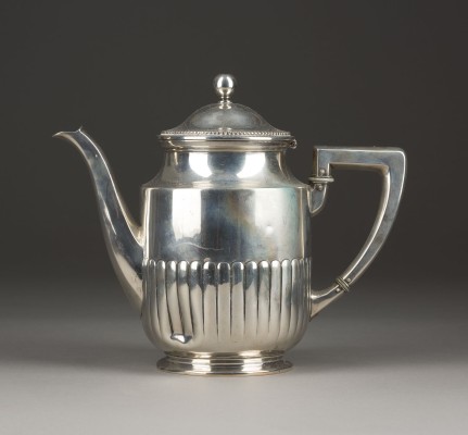 Auktion 141<br>DRESDNER KAFFEEKANNE
