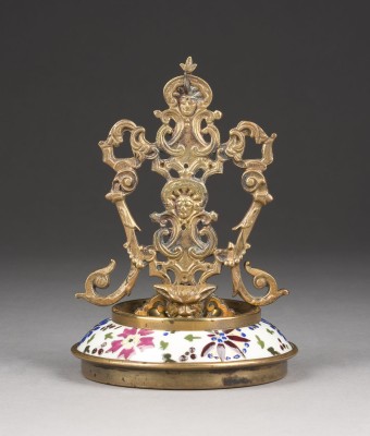 Auction 141<br>HISTORISMUS-TASCHENUHRSTÄNDER