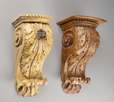 Auction 141<br>PAAR WANDKONSOLEN