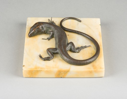 Auction 141<br>LIEGENDE ECHSE