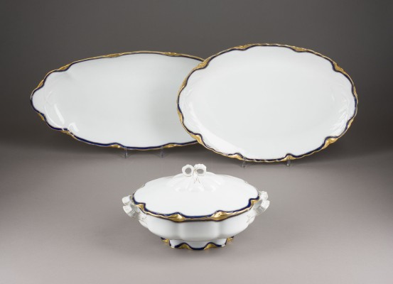 Auction 142<br>DREI-TEILIGES SERVICE