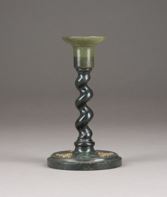 Auction 142<br>NEPHRIT-LEUCHTER