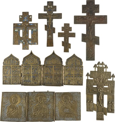 Bild SAMMLUNG VON SIEBEN BRONZE-IKONEN: KRIZIFIXE, EIN TRIPTYCHON MIT DEESIS SOWIE EIN TETRAPTYCHON MIT FESTTAGEN