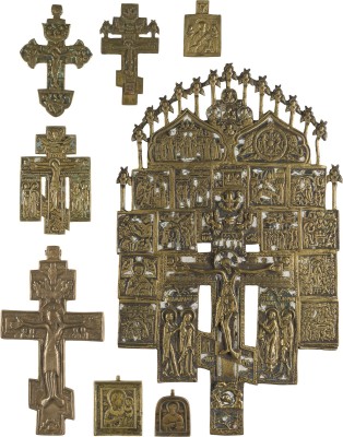 Bild SAMMLUNG VON ACHT BRONZE-IKONEN: KRUZIFIXE, GOTTESMUTTER VON SMOLENSK SOWIE HEILIGER NIKOLAUS VON MYRA