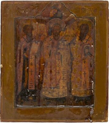 Auction 142<br>IKONE MIT DEN DREI HEILIGEN HIERARCHEN BASILIOS DEM GROSSEN, GREGORIOS DEM THEOLOGEN UND JOHANNES CHRYSOSTOMUS