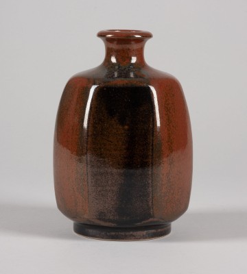 Auction 144<br>SECHSKANTFLASCHE