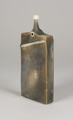 Auktion 144<br>KASTENVASE
