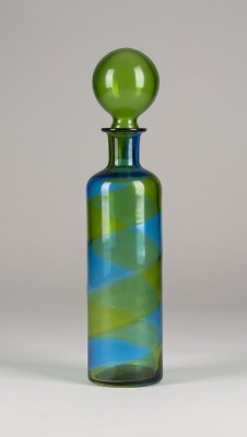 Auction 144<br>FLASCHE MIT STOPFEN