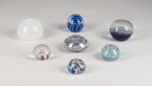 Auktion 144<br>SIEBEN BRIEFBESCHWERER / PAPERWEIGHTS