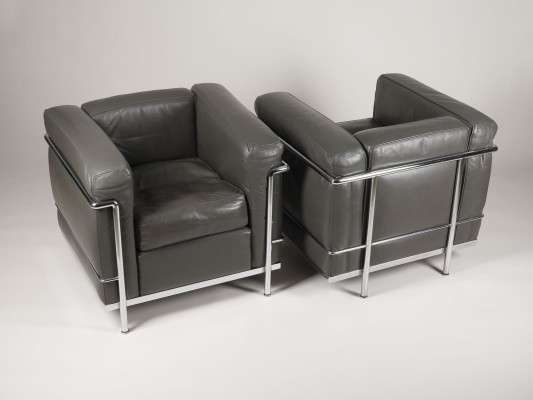 Auction 144<br>PAAR SESSEL 'GRAND CONFORT - LC 2'