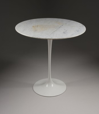 Auktion 144<br>'PEDESTAL' BEISTELLTISCH MODELL '163`