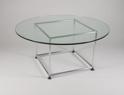 Auction 144<br>COUCHTISCH VON USM